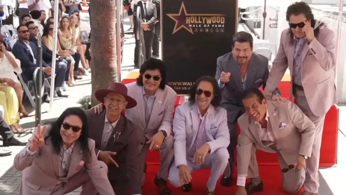 Los Bukis reciben su estrella en el Paseo de la Fama de Hollywood