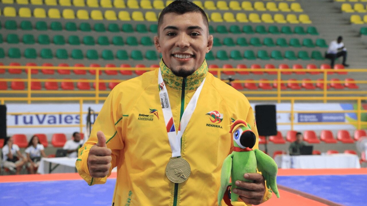 [AUDIO] Luchador huilense Julián Horta nuevamente ganador del premio Mingo Pinzón