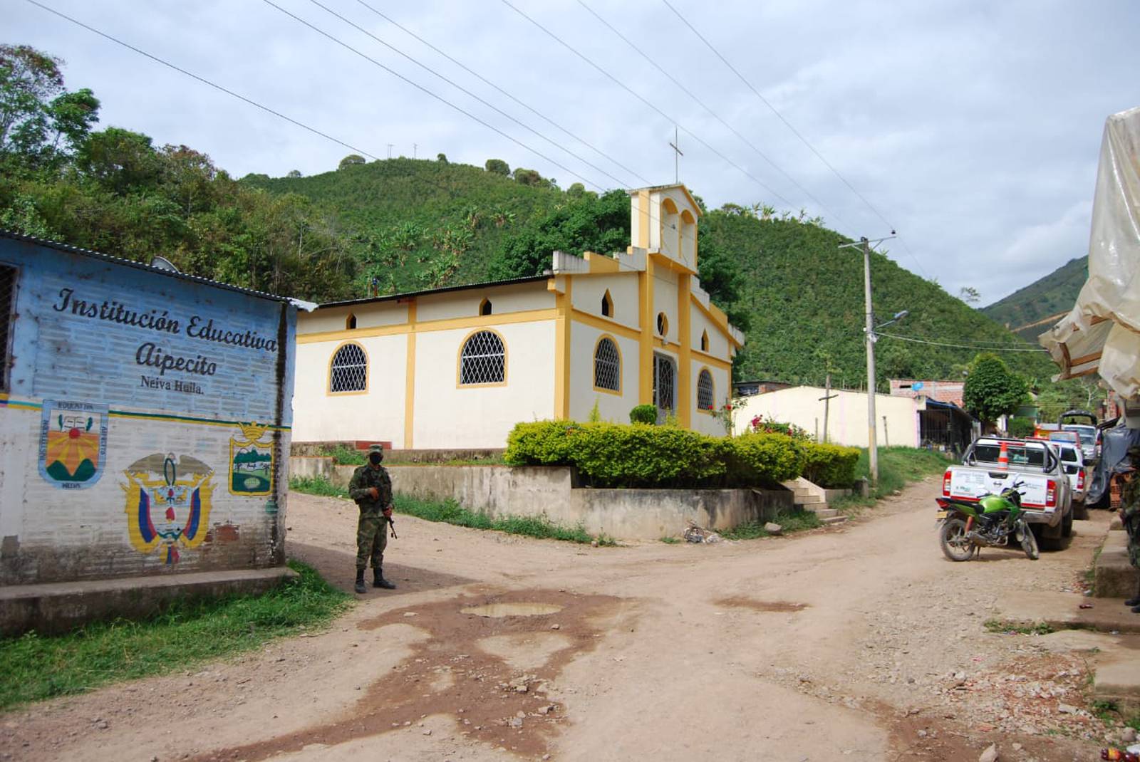 Dos escuelas inconclusas en Aipecito, según los lugareños, podrían convertirse en elefantes blancos.