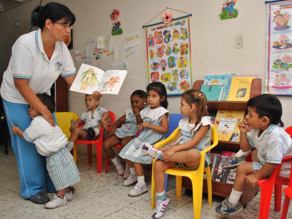 Archivado proyecto de incentivo de madres comunitarias