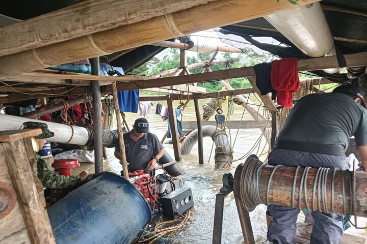 Ejército Propinó Contundente Golpe a La Minería Ilegal En El Río Caquetá