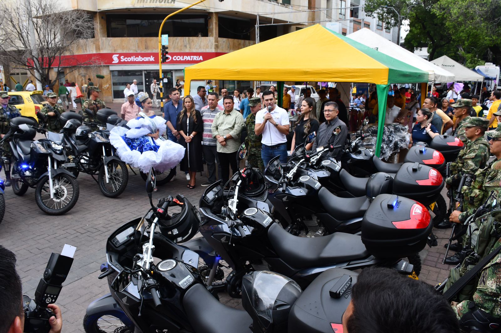 Ejército Nacional recibió motocicletas para reforzar la seguridad en Neiva