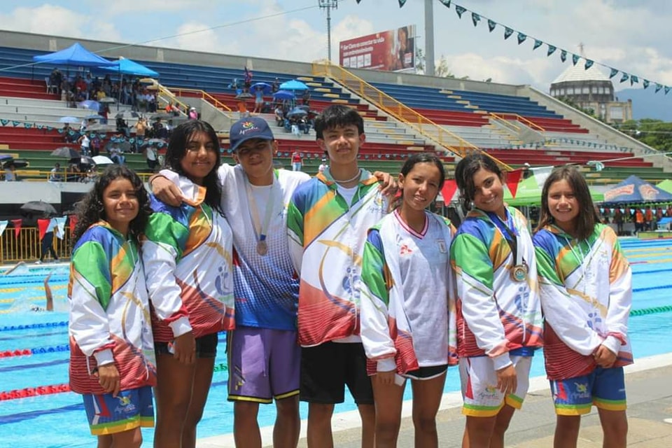 Nadadores de Pitalito se destacaron en campeonato nacional realizado en Cali