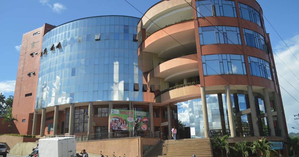 Buscan salida legal en Comfaca.