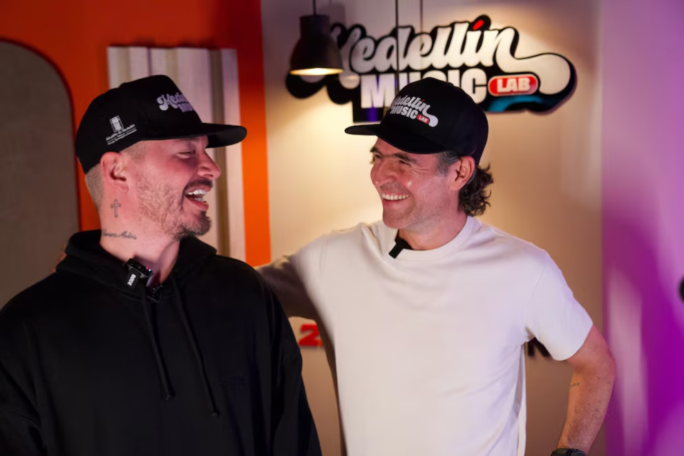 Fico Gutiérrez y J Balvin presentan estudio musical para jóvenes en Medellín