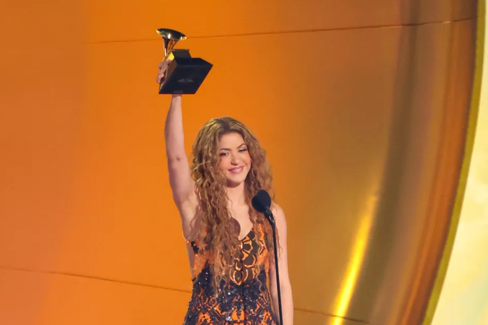 Shakira triunfa en los Grammy y gana mejor álbum de pop latino