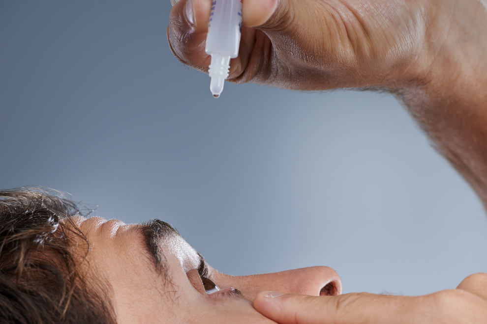 Alerta sanitaria por productos ilegales para los ojos