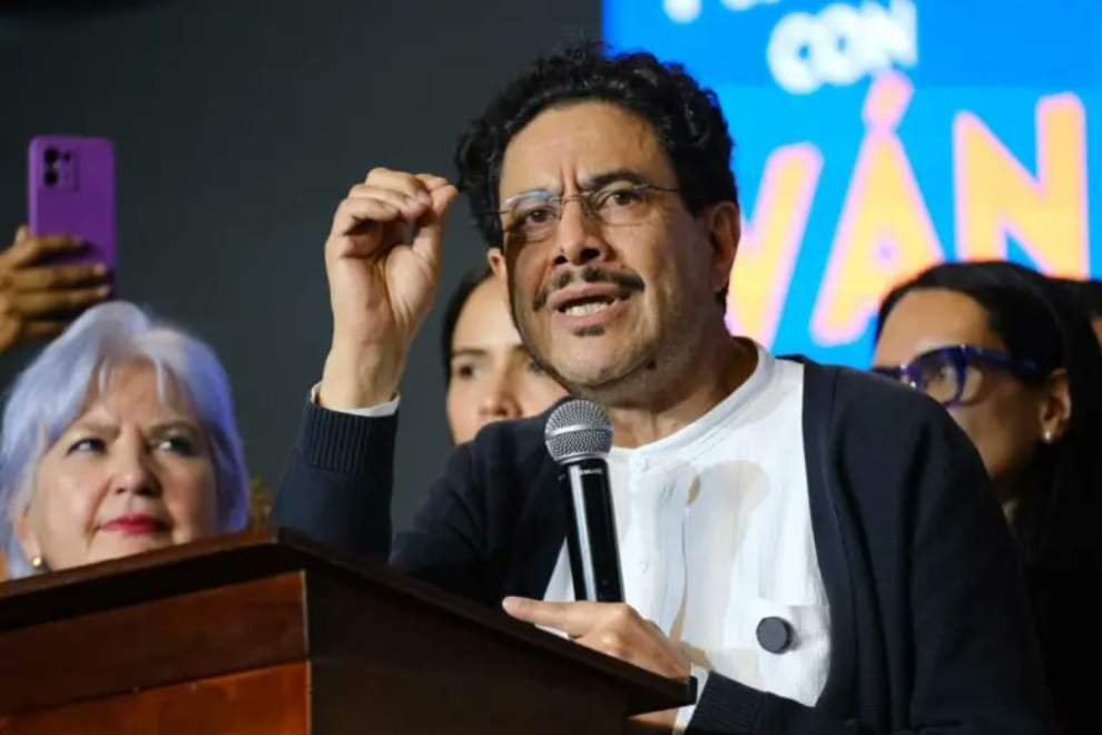 CNE le cierra la puerta a Iván Cepeda en consulta de la izquierda
