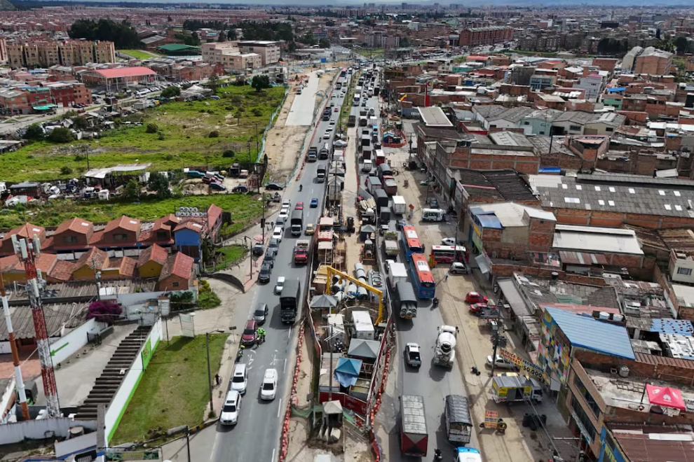 Avanza el montaje del puente clave de TransMilenio en Soacha