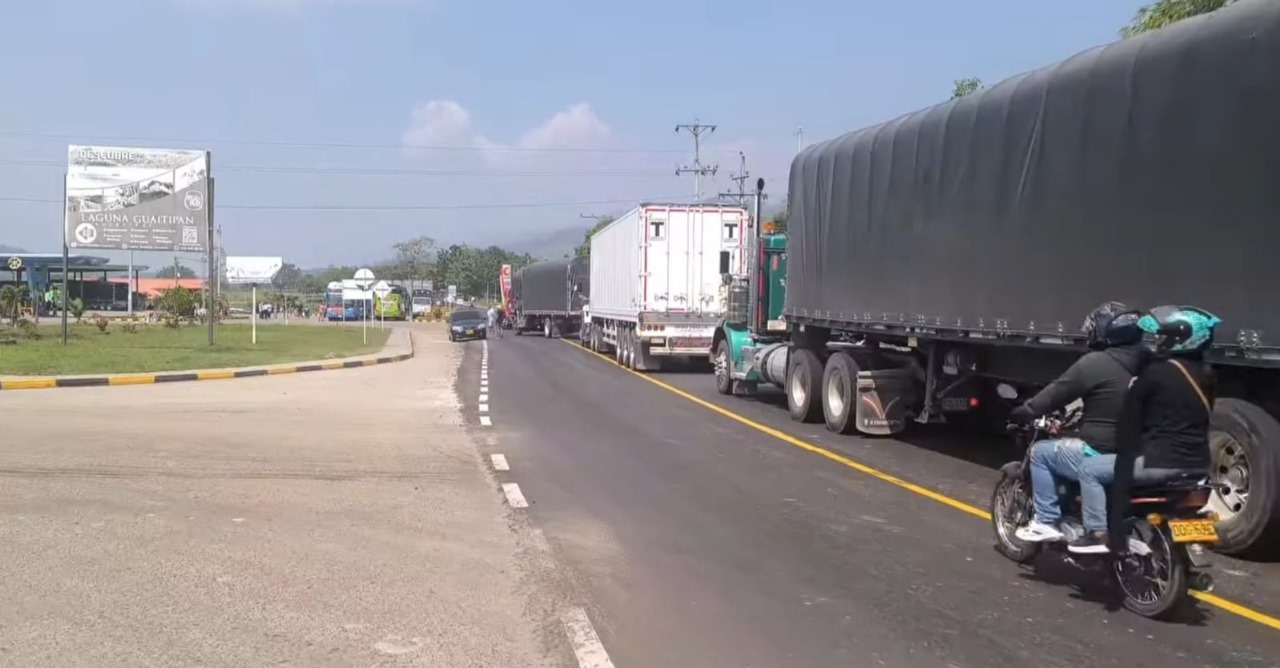 [AUDIO] Dos bloqueos sostienen los camioneros en el Huila
