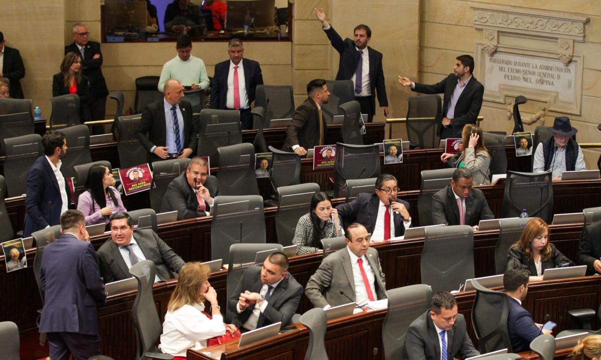 [AUDIO] Reforma a la salud: Polémica en artículo 70