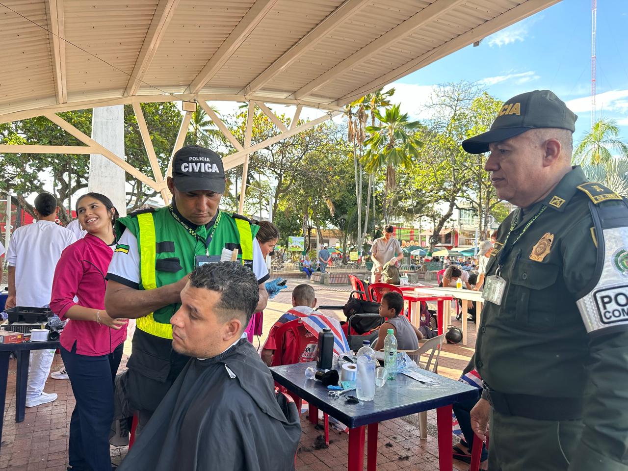 Policía Huila realiza actividades de acercamiento con la comunidad en Campoalegre