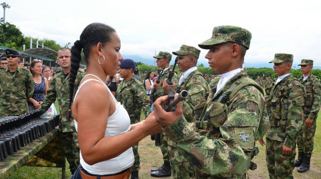 ¿Seguirá el servicio militar obligatorio en Colombia?