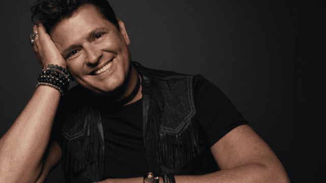 Carlos Vives lanzó su nuevo álbum "Escalona"