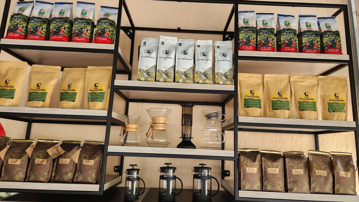 En Neiva se realizó la inauguración de Trópicos, la segunda tienda de café.