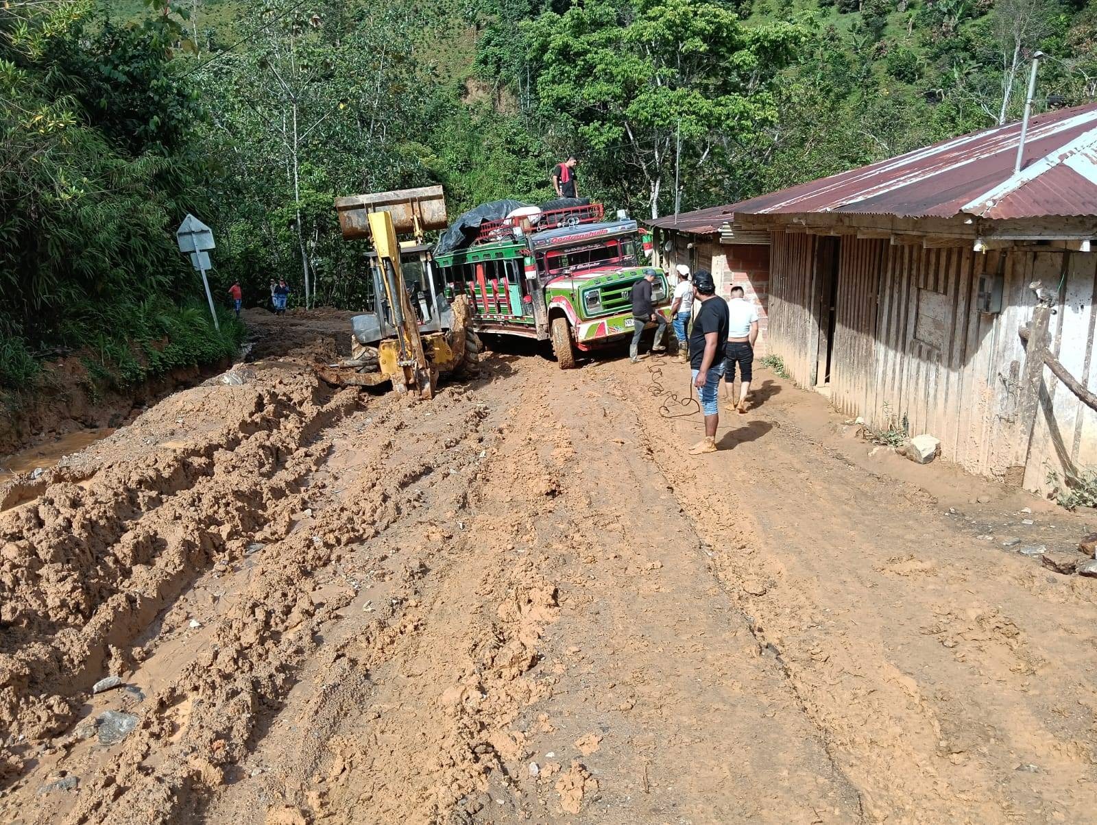 Emergancia en la la vía Neiva – San Vicente