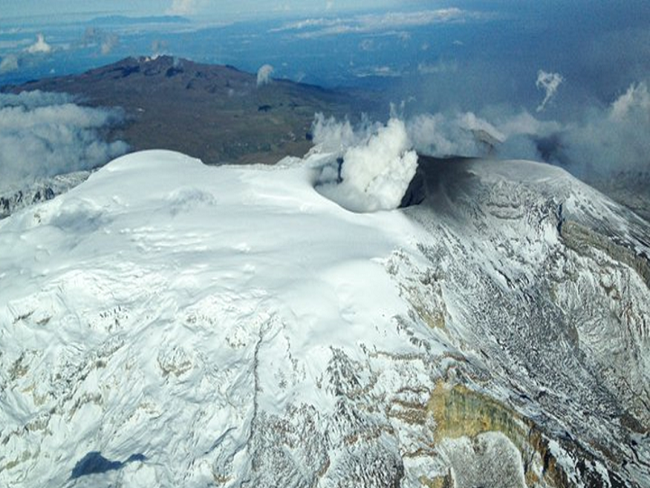 ¿Qué significa que el Volcán Nevado del Ruiz entre en alerta Naranja?