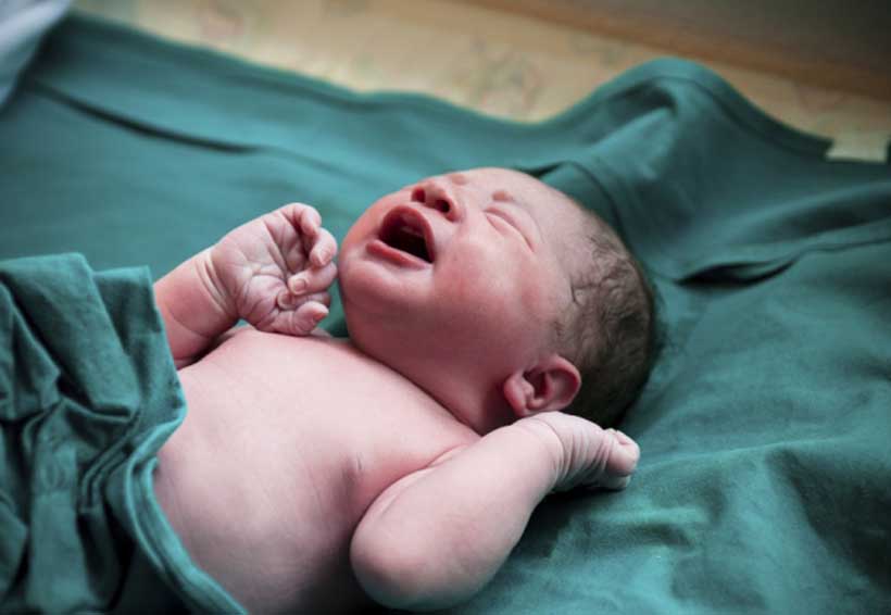 Mató a su hija recién nacida luego de darla a luz