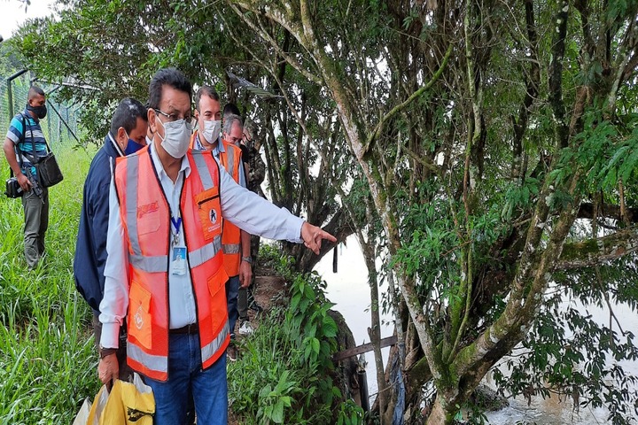 Gobernador socializó proyecto para recuperar pista del aeropuerto Gustavo Artunduaga paredes