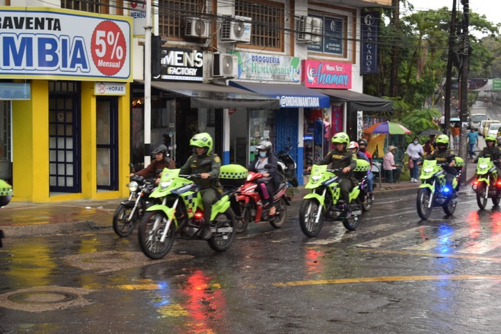 JEFATURA Y FINANCIERA DE LA POLICIA ENTREGA 10 MOTOCICLETAS PARA OPTIMIZAR VIGILANCIA COMUNITARIA.