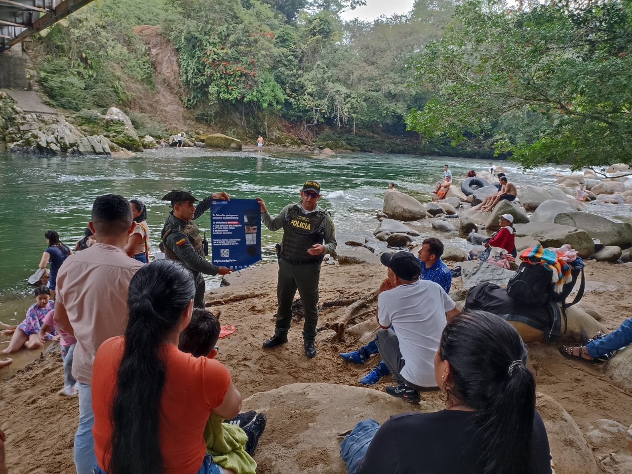 POLICIA NACIONAL REALIZO CONTROL A LOS OPERADORES TURISTICOS