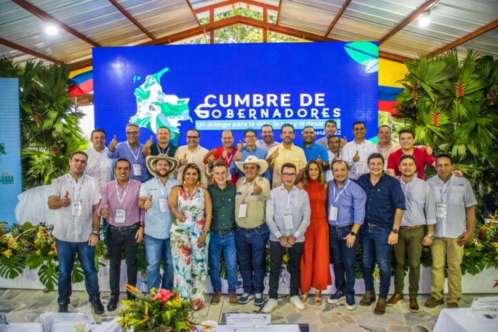 Mayor inversión y autonomía fiscal piden en cumbre de gobernadores