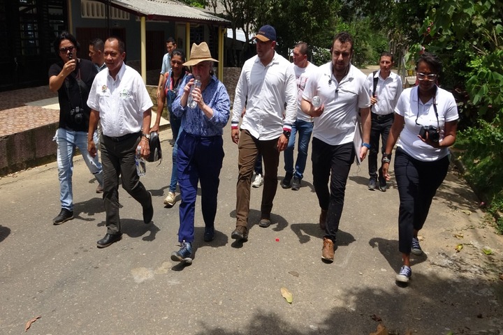 Ministra de vivienda felicito al alcalde Ruiz Cicery