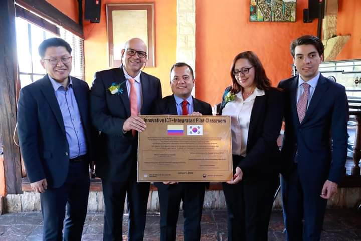 Pitalito recibe por partes del gobierno de corea del sur Aula integrada de tecnología.