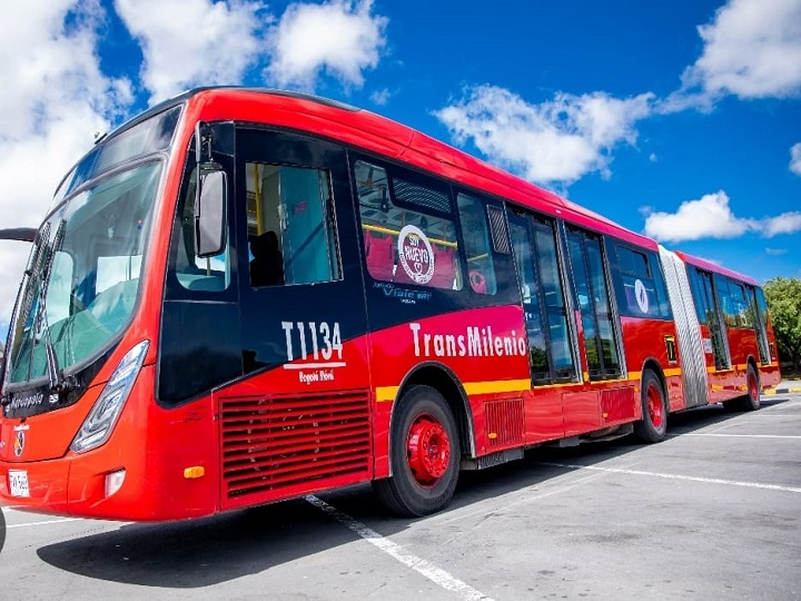 Mujer da a luz en Transmilenio