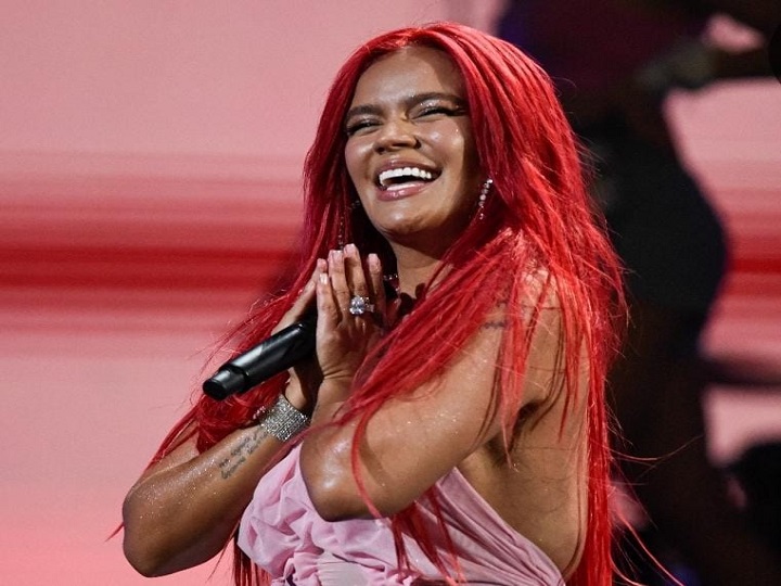 Karol G llora por su nueva canción