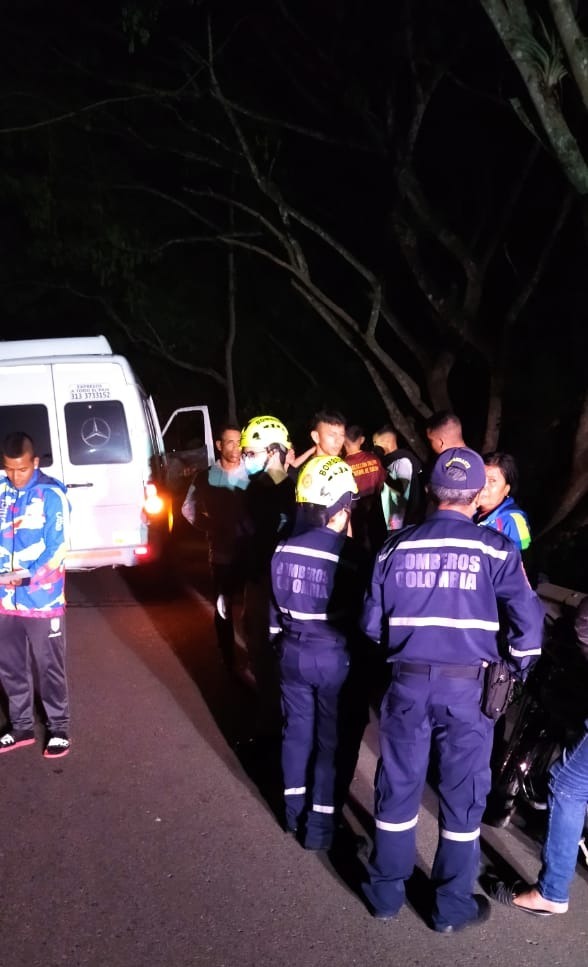 Accidente de un vehículo que transportaba jugadores