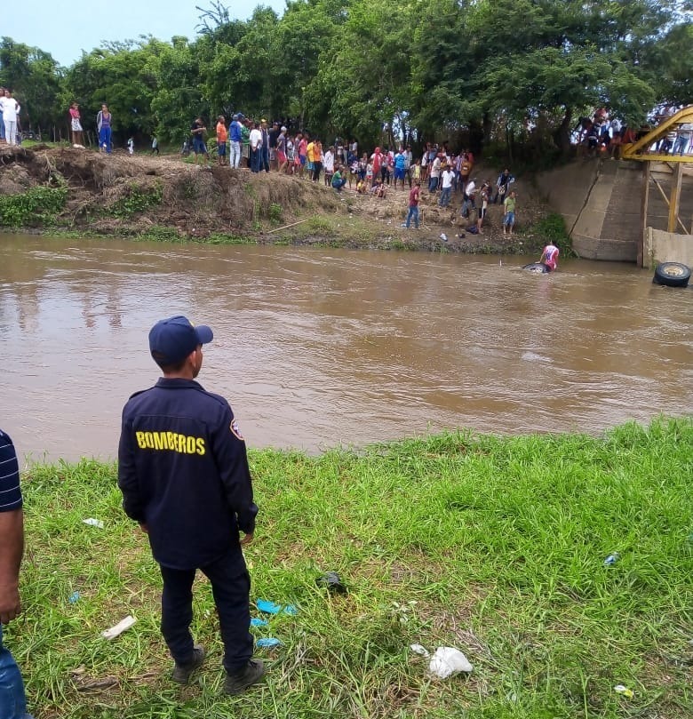 7 personas cayeron al rio Magdalena