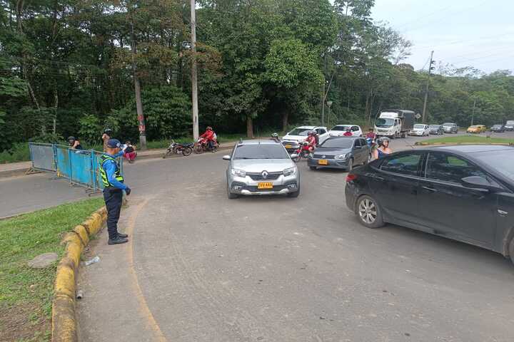 Plan alterno de movilidad por el sector de la troncal del hacha