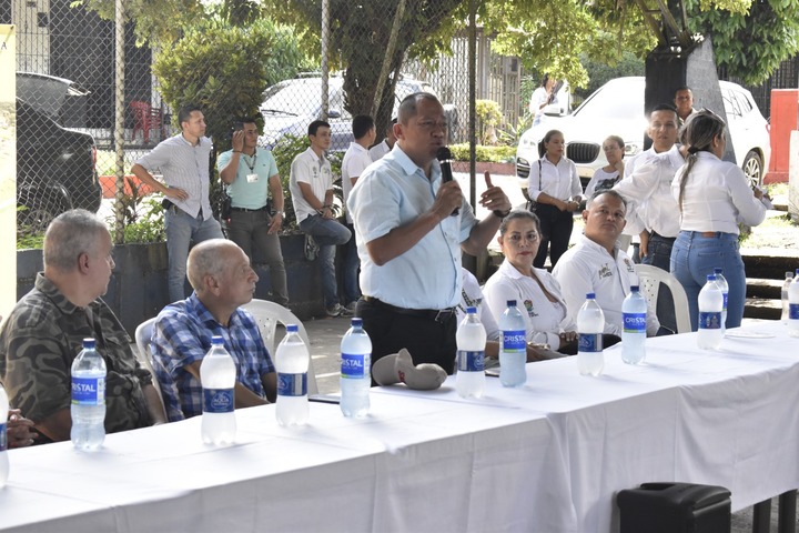 Alcaldía entrego 400 títulos de vivienda a diferentes familias