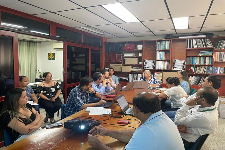 Continua proceso de empalme con administración entrante