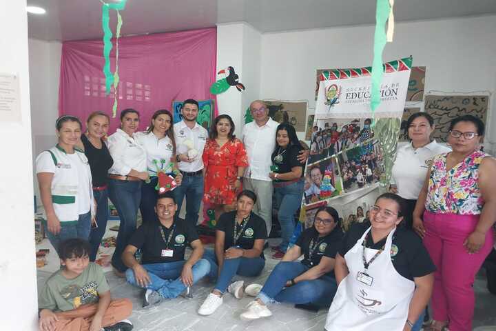 Secretaria de educación clausuro programa MEIR