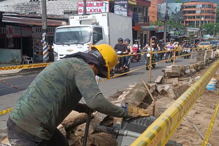 Inicio intervención del separador avenida circunvalar