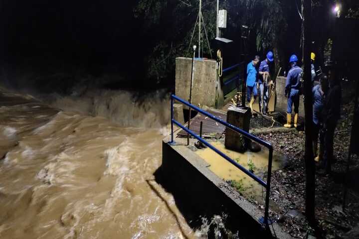 80% de Florencia amaneció sin servicio de agua potable