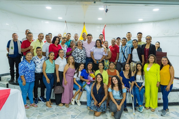 Alcalde Monsalve posesiono a ediles y edilesas de florencia