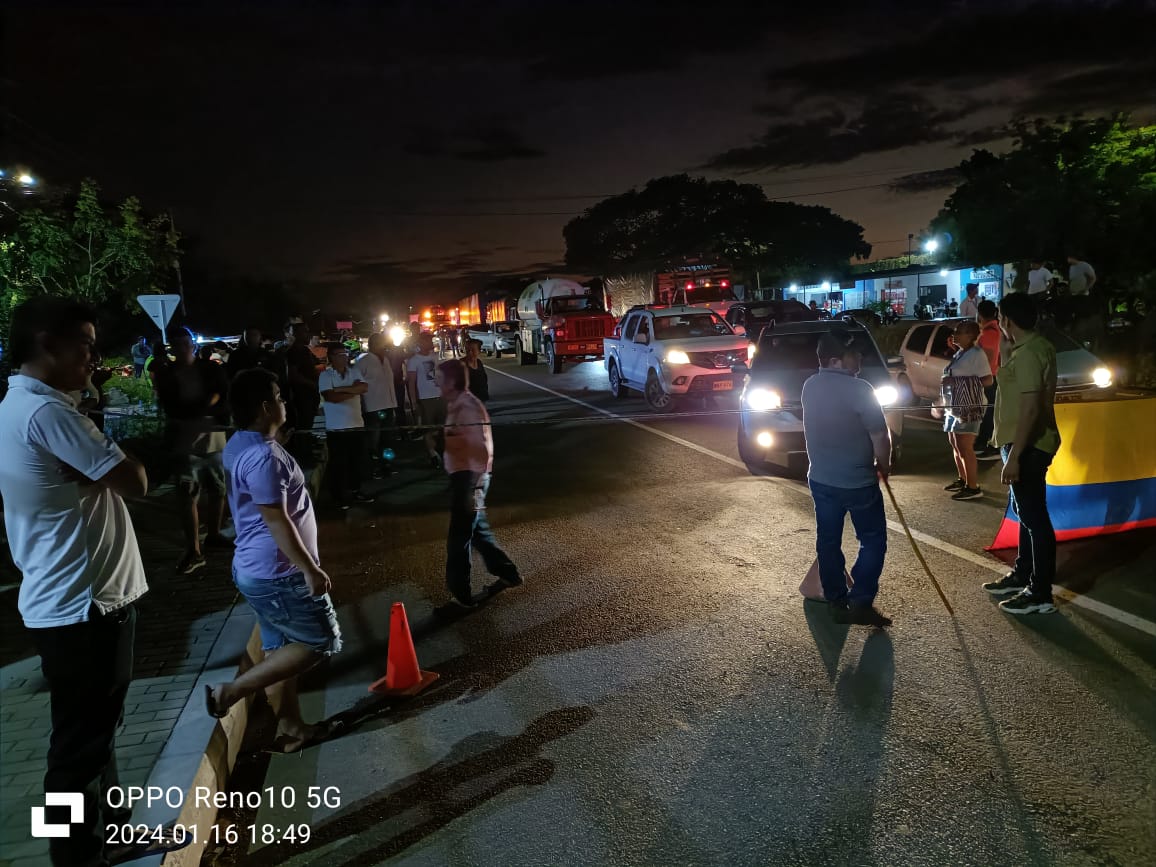 [AUDIO] Vía Neiva Bogotá bloqueada parcialmente en el corregimiento de Guacirco