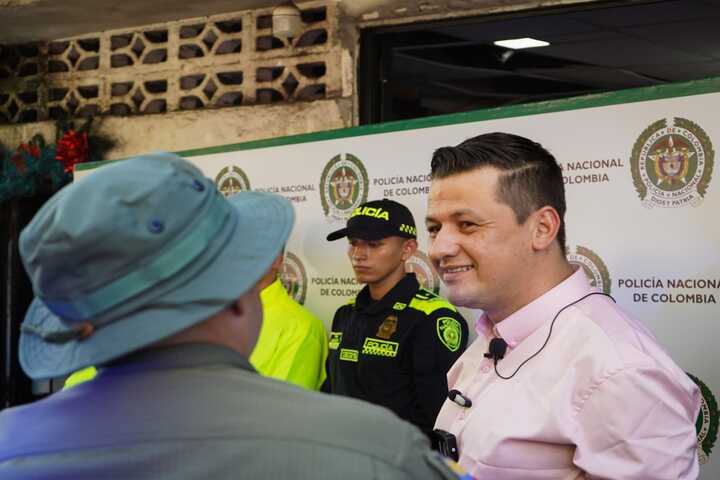 Alcalde de Florencia tiende cerco a expendedores de sustancias psicoactivas