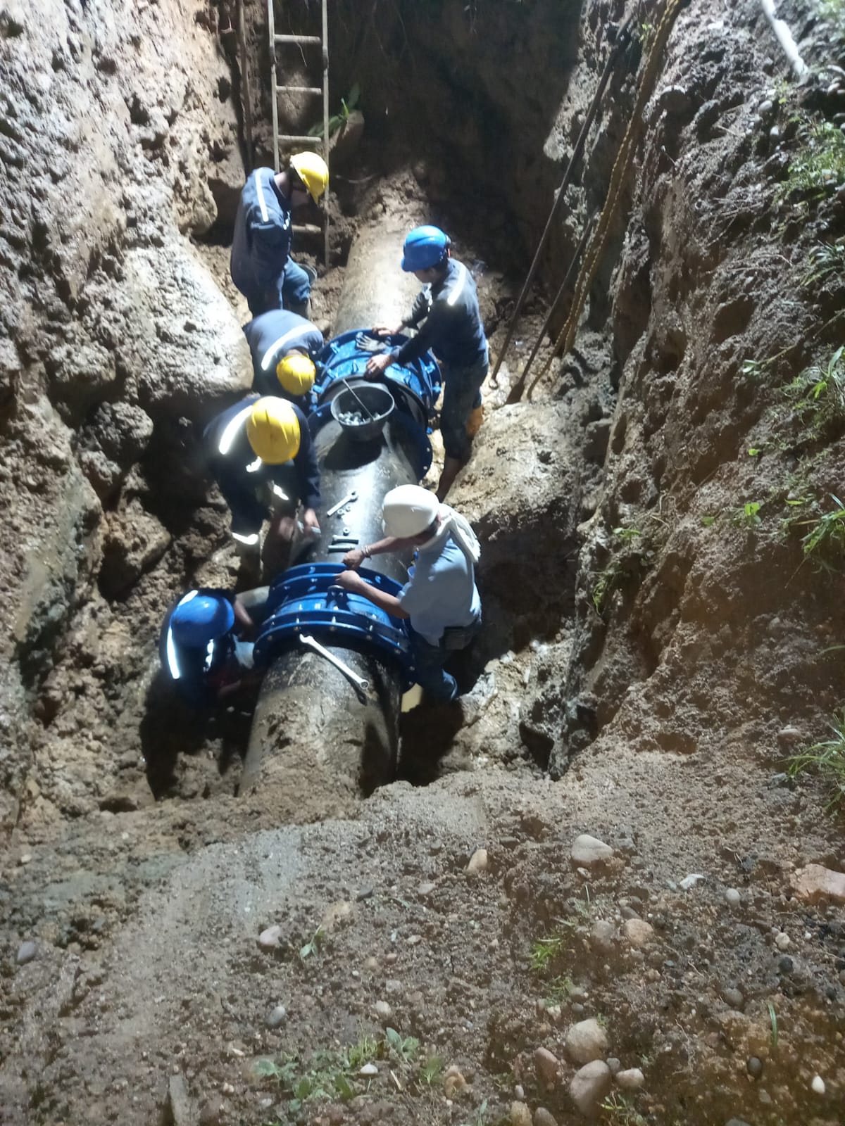 Avanzan trabajos de mantenimiento en la línea de aducción de agua potable Caraño El Diviso.