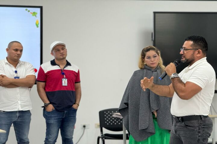 En reunión con rectores de las instituciones se socializo el PAE