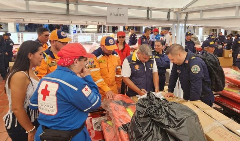 Entregan dotación a organismos de socorro