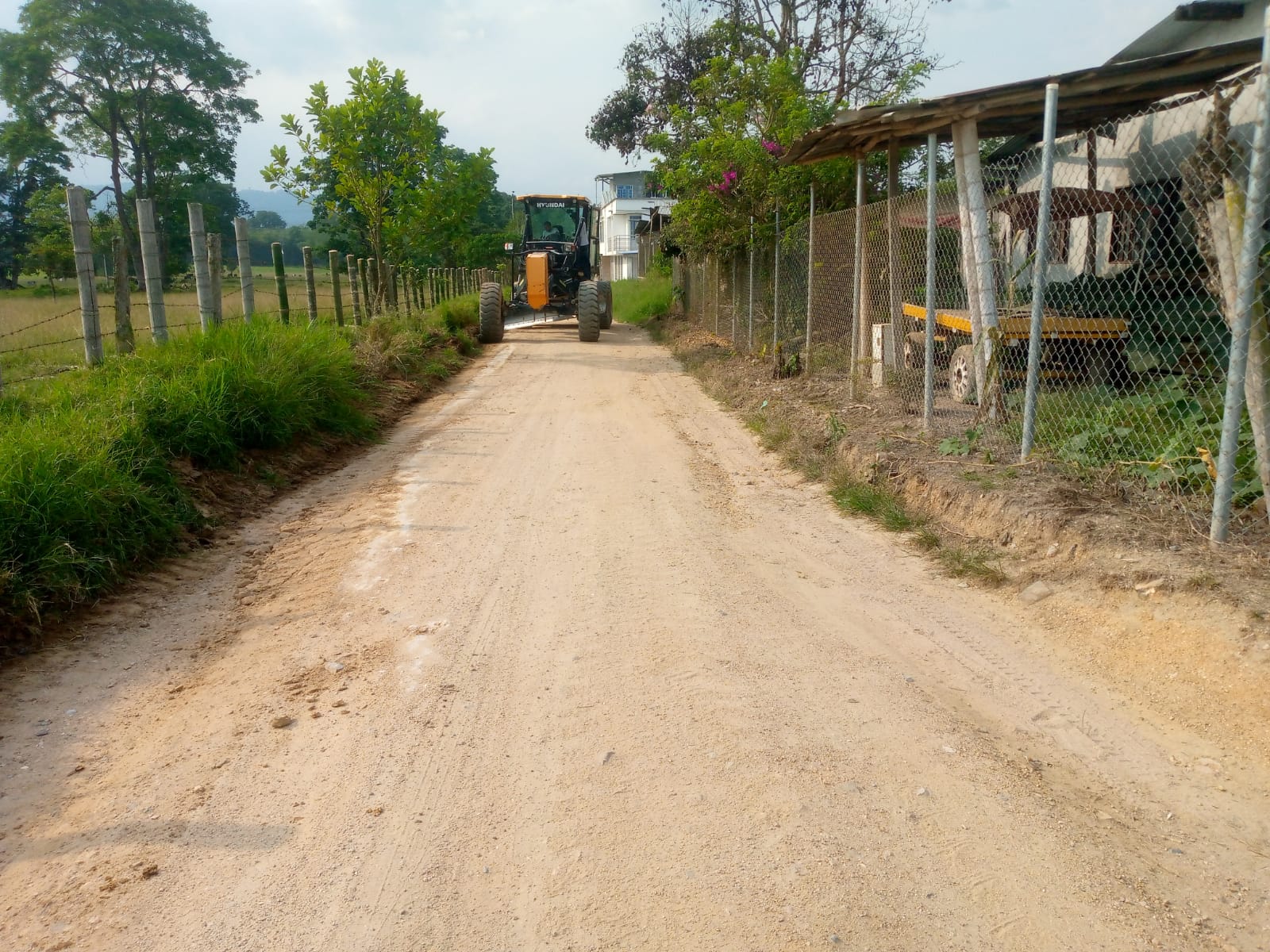 Arreglan las vías del barrio Tequendama