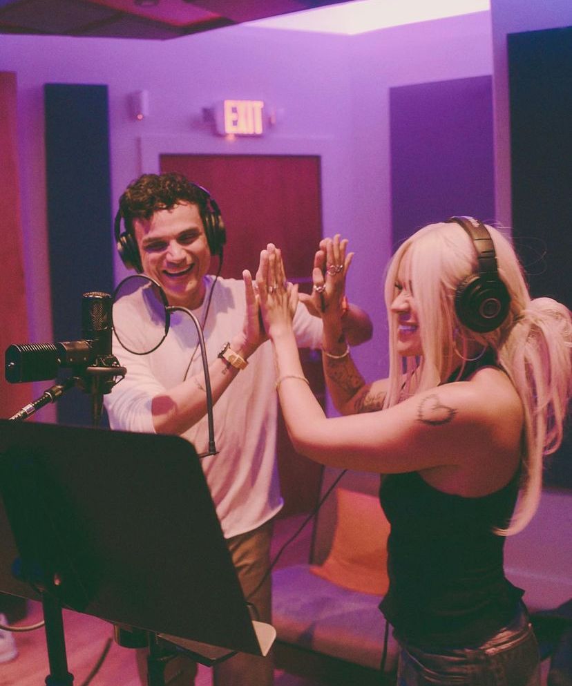 Karol G y Silvestre Dangond se unen en un vallenato