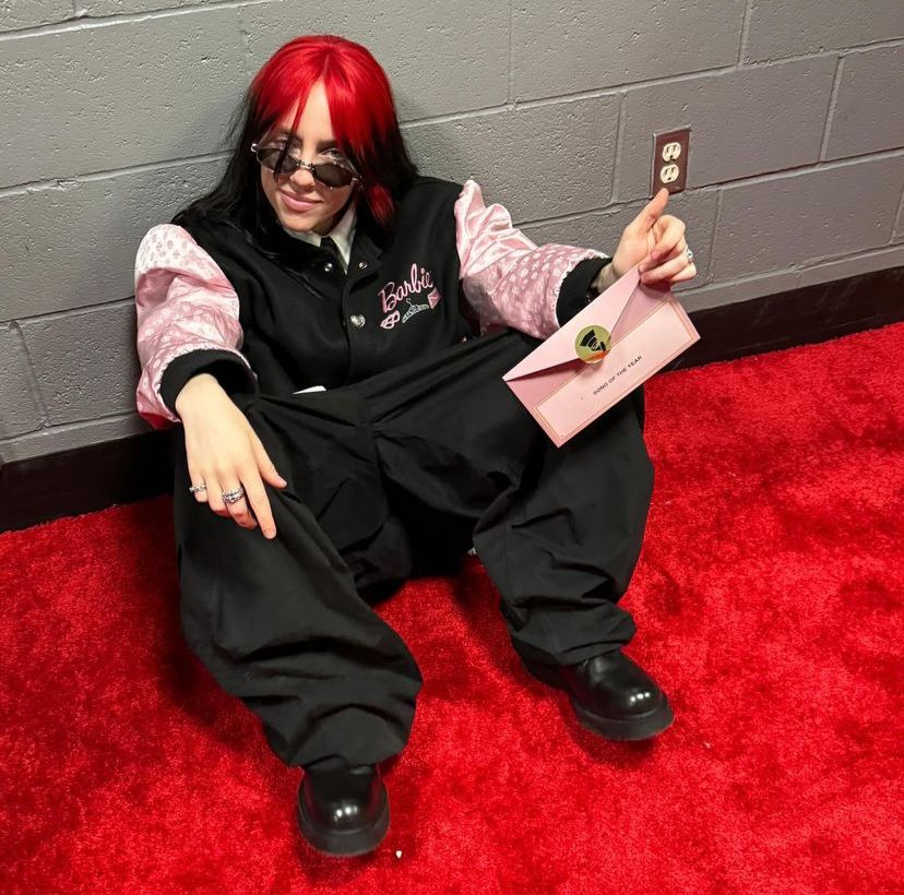Billie Eilish supera los 100 millones de oyentes mensuales en Spotify