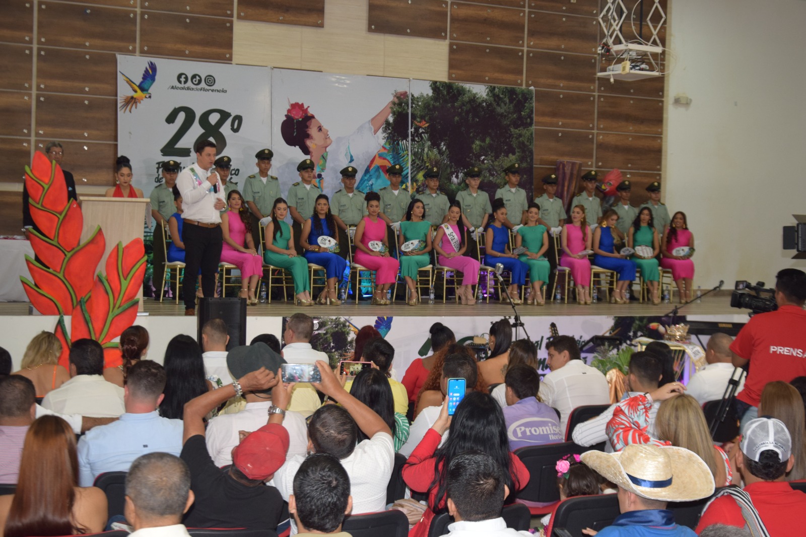 Imposición de bandas a las 12 embajadoras culturales.