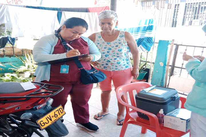 La Secretaría de Salud Municipal desarrolla la estrategia de vacunación en casa
