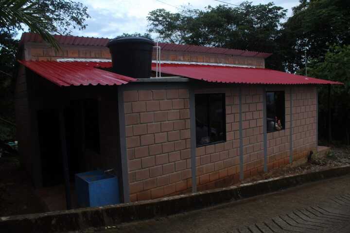 Alcaldía de Florencia y Ministerio de Vivienda construyen 60 viviendas rurales